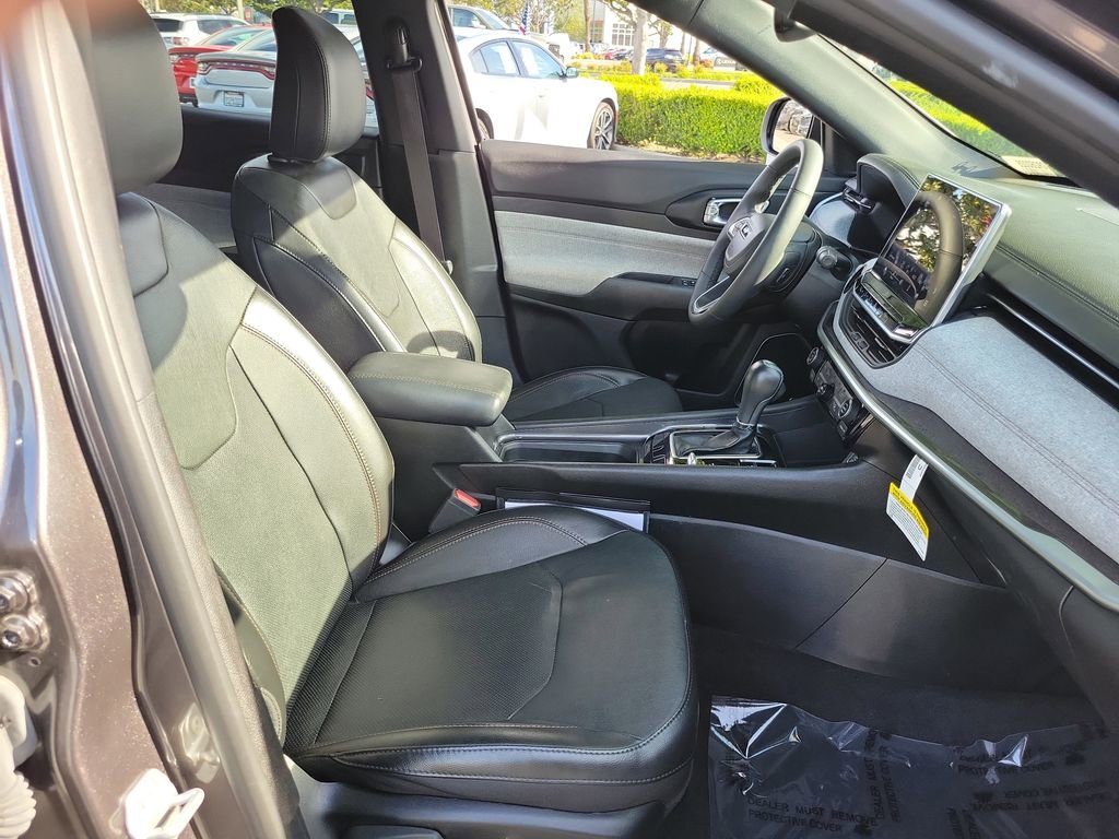 Used 2023 Jeep Compass Latitude w/ Sun and Sound Group image 19