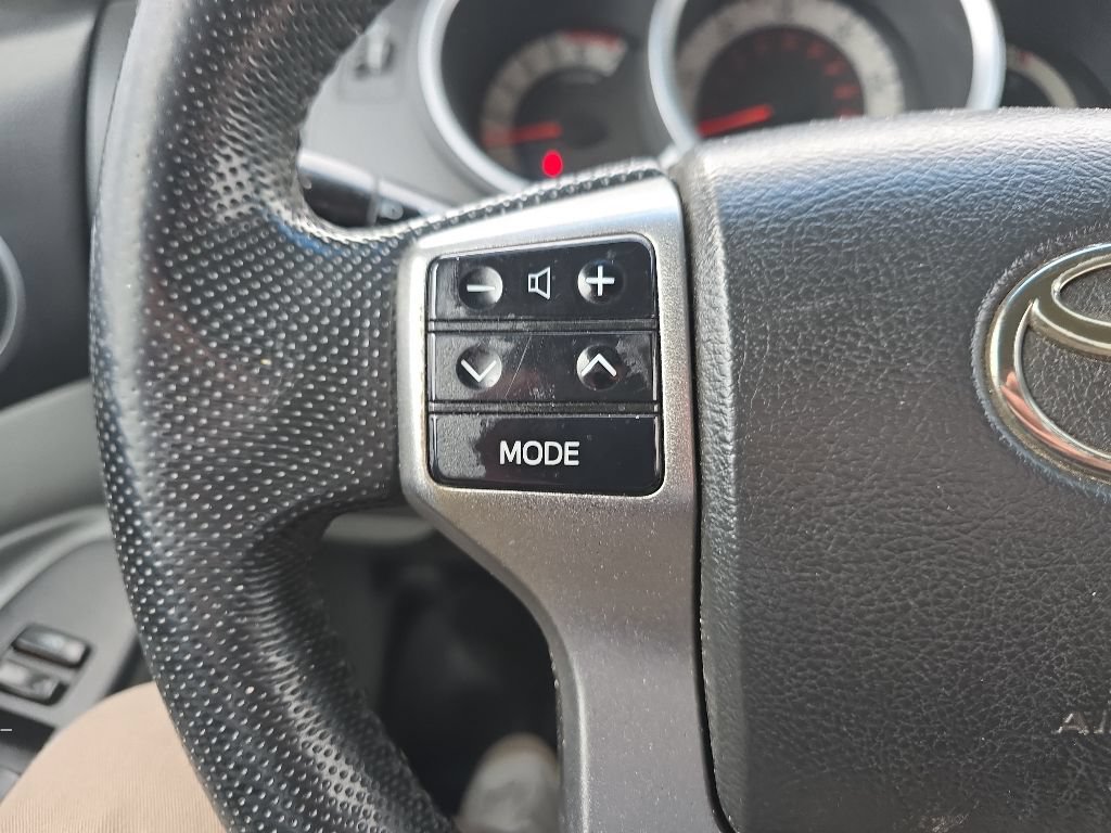 Used 2012 Toyota Tacoma 4x4 Access Cab V6 w/ TRD Sport Pkg image 13