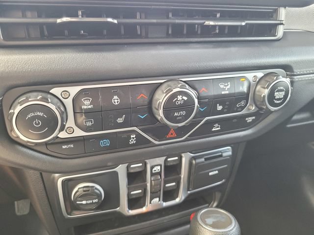 Used 2024 Jeep Wrangler Unlimited Sahara AWD/4WD image 25