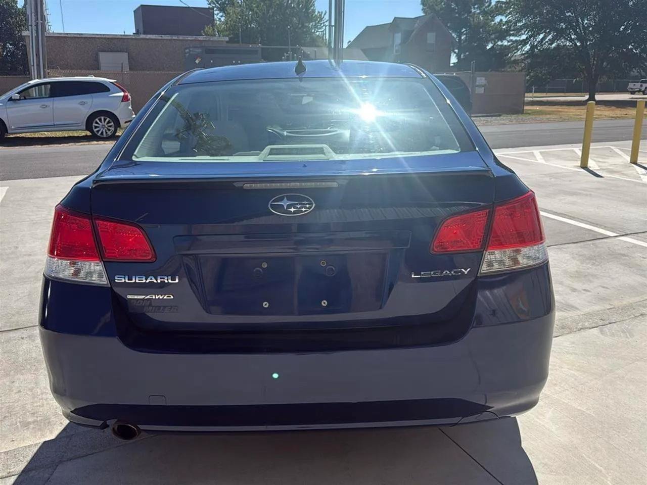 Used 2011 Subaru Legacy 2.5i Limited AWD/4WD image 13