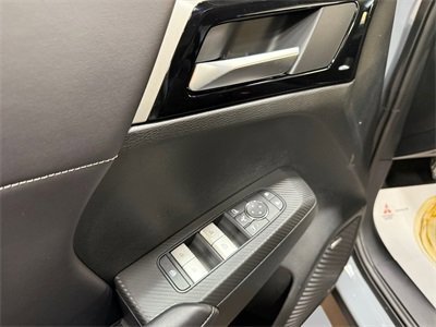 New 2025 Mitsubishi Outlander SE image 14