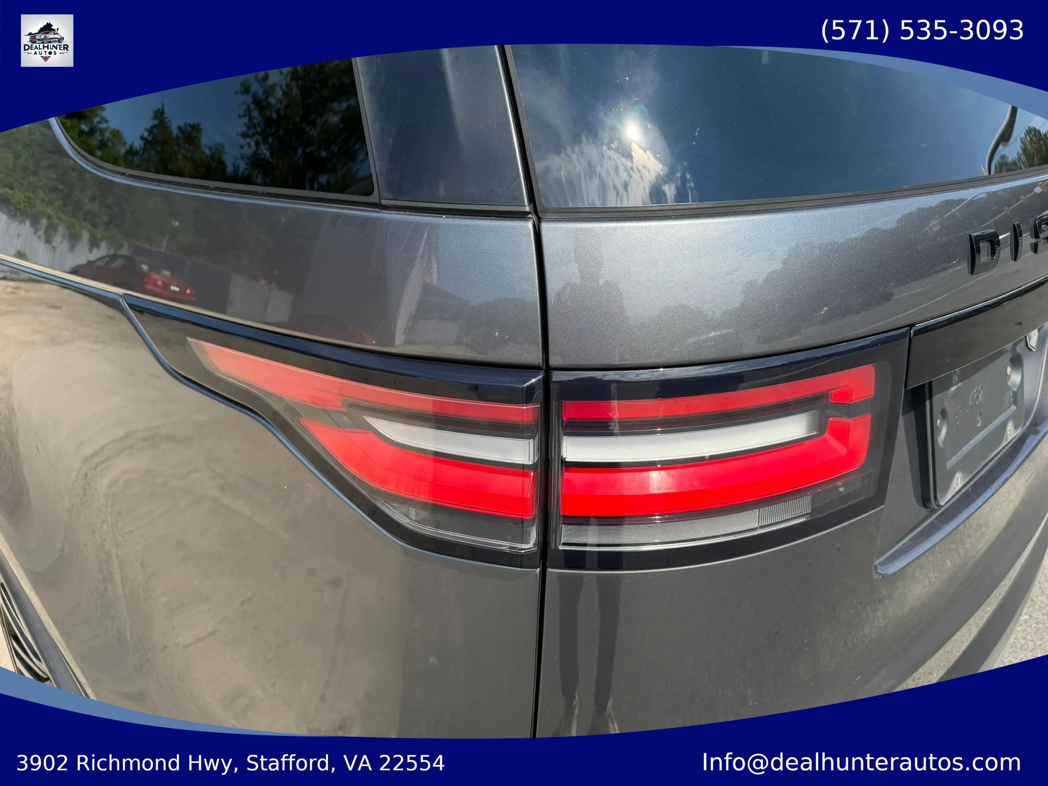 Used 2017 Land Rover Discovery HSE AWD/4WD image 12