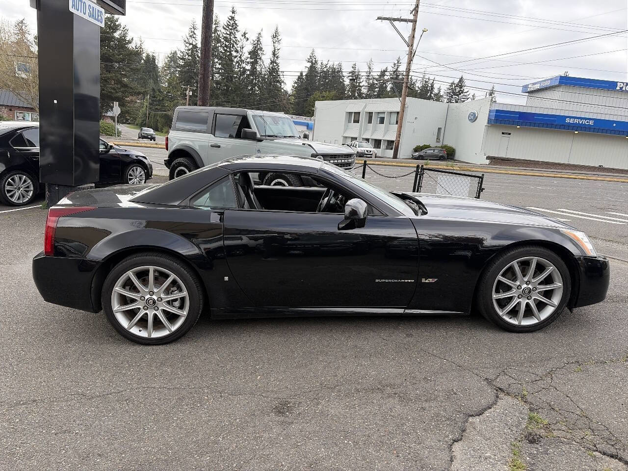 Used 2007 Cadillac XLR V RWD image 5