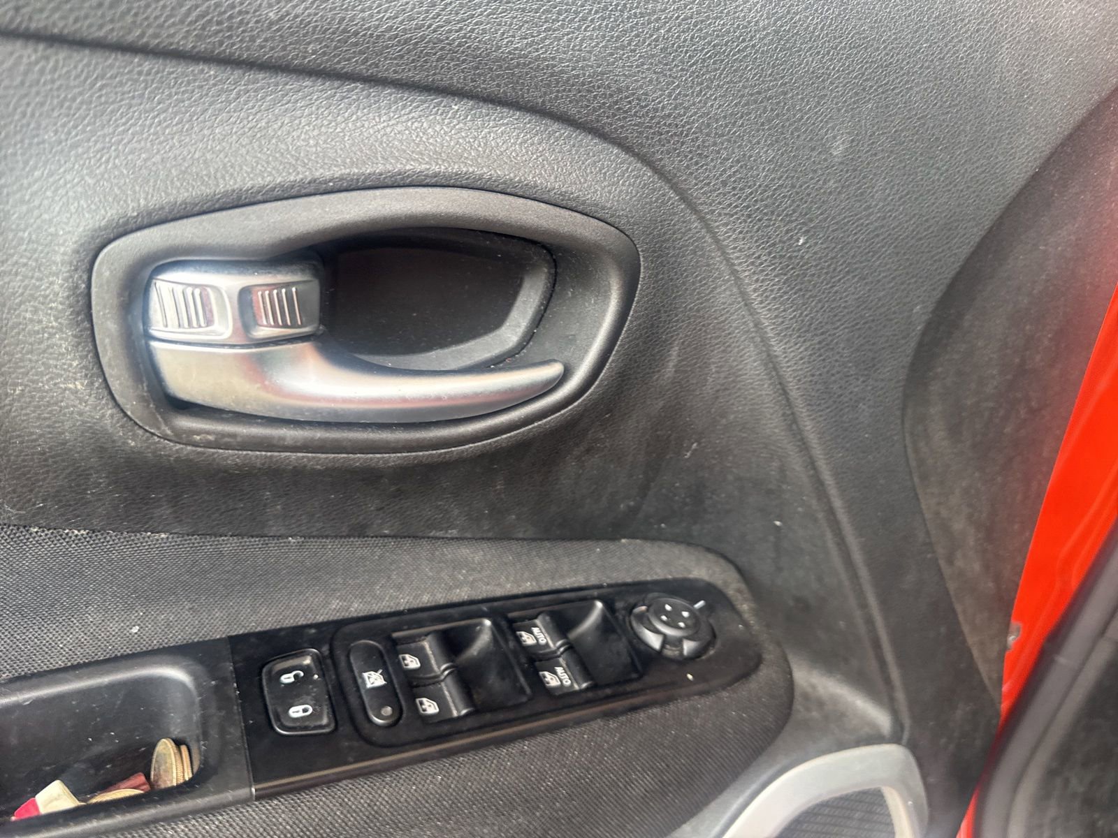 Used 2020 Jeep Renegade Latitude w/ LED Lighting Group FWD image 6