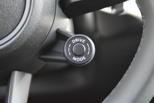 Used 2025 Porsche Cayenne Coupe AWD/4WD image 36