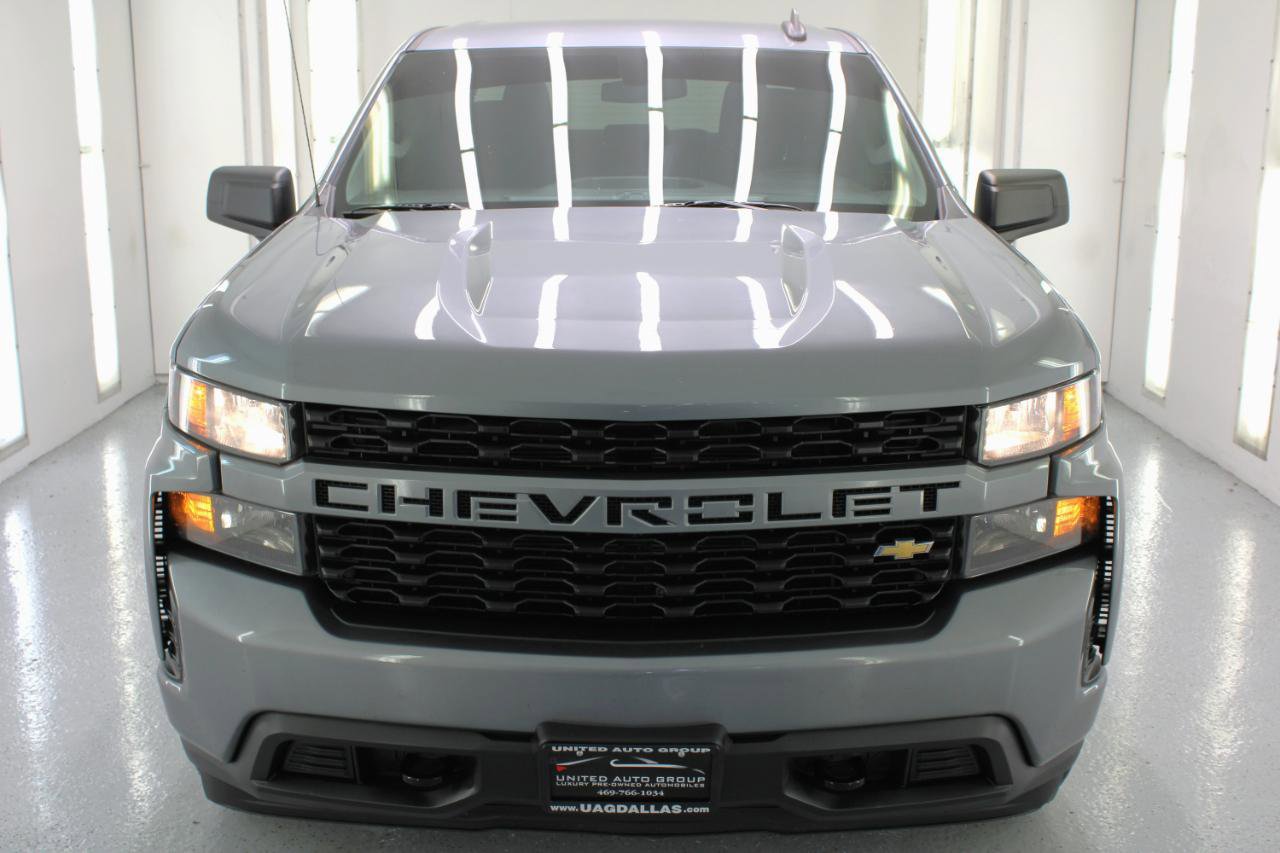 Used 2020 Chevrolet Silverado 1500 Custom w/ Custom Value Package RWD image 3