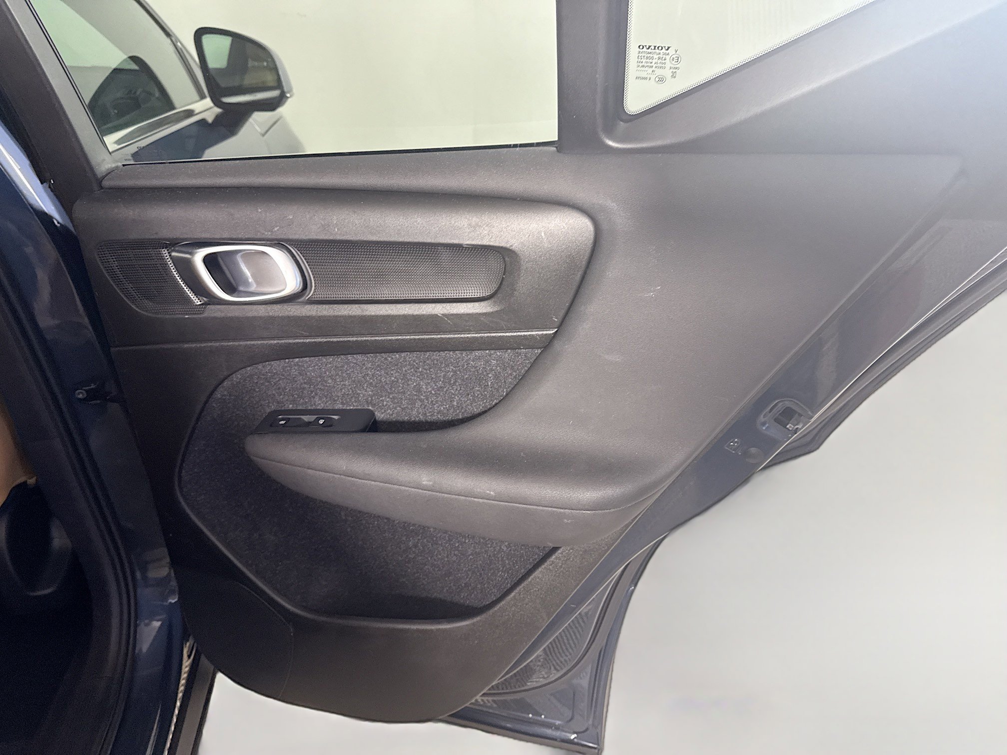 Used 2020 Volvo XC40 T5 Inscription image 28