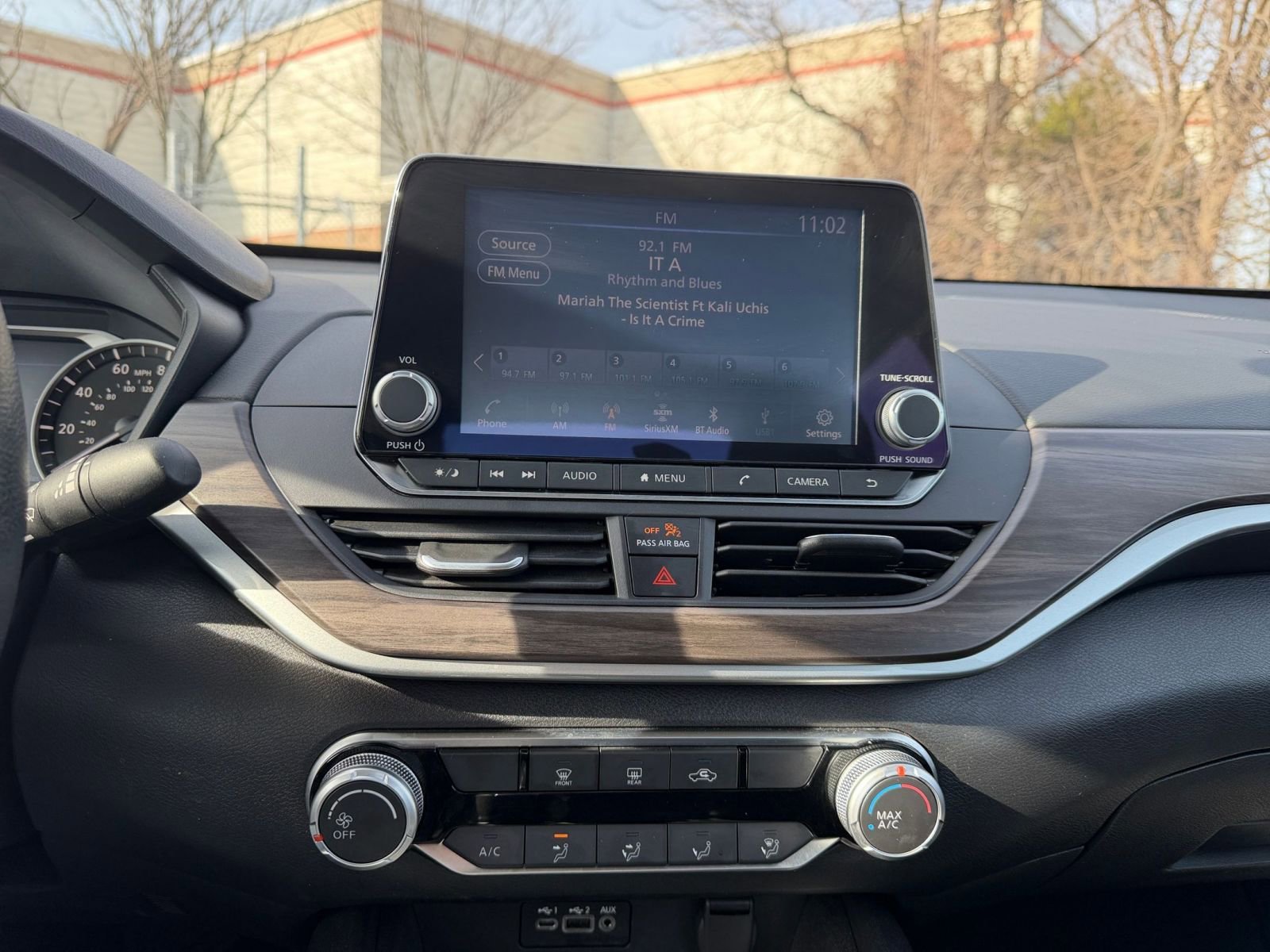 Used 2025 Nissan Altima 2.5 SV image 18