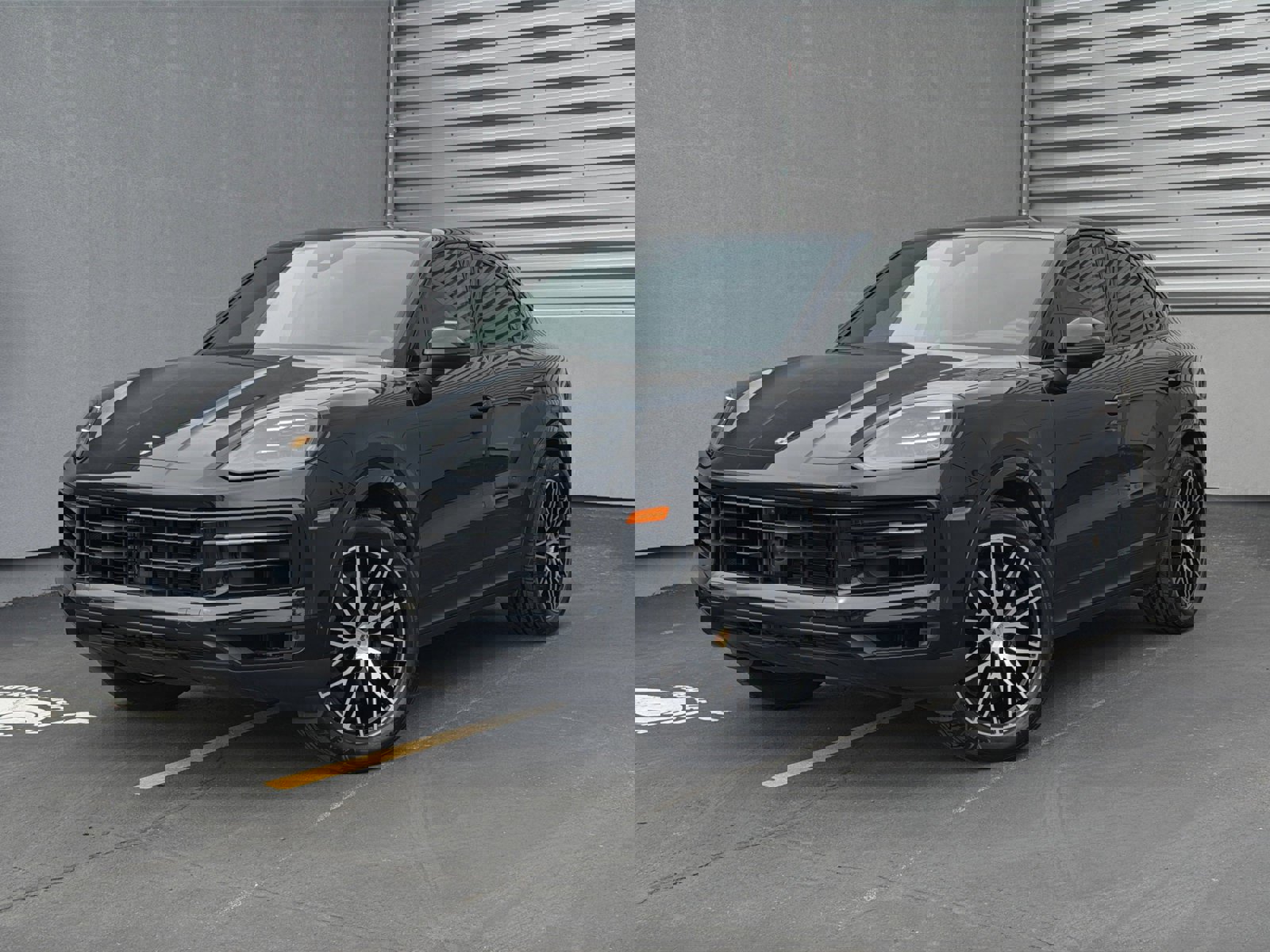 Used 2024 Porsche Cayenne Coupe image 1