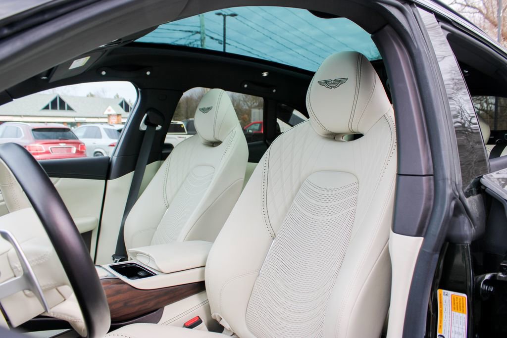 Used 2023 Aston Martin DBX image 9