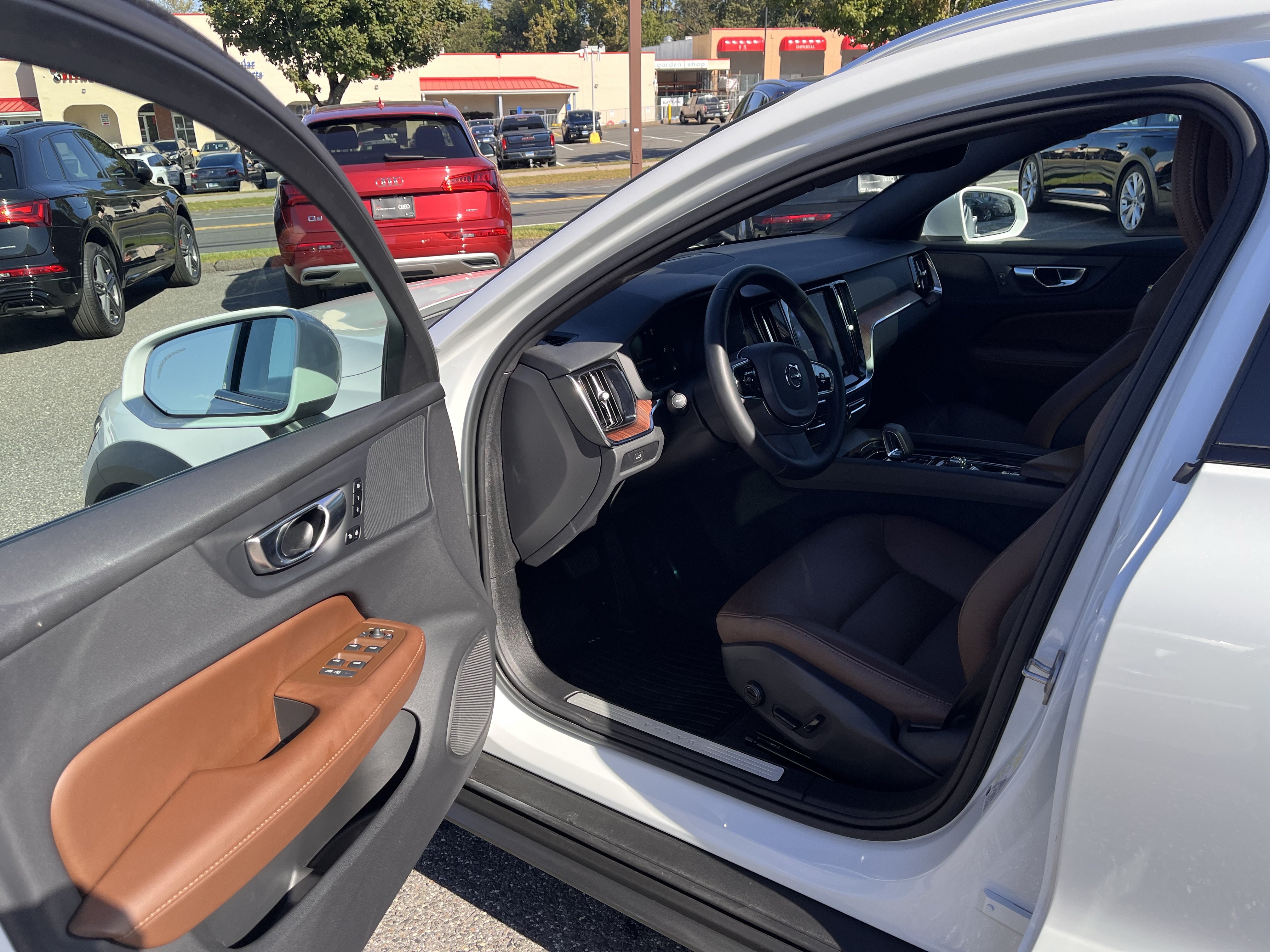 Certified 2024 Volvo V60 B5 Cross Country Plus AWD/4WD image 7