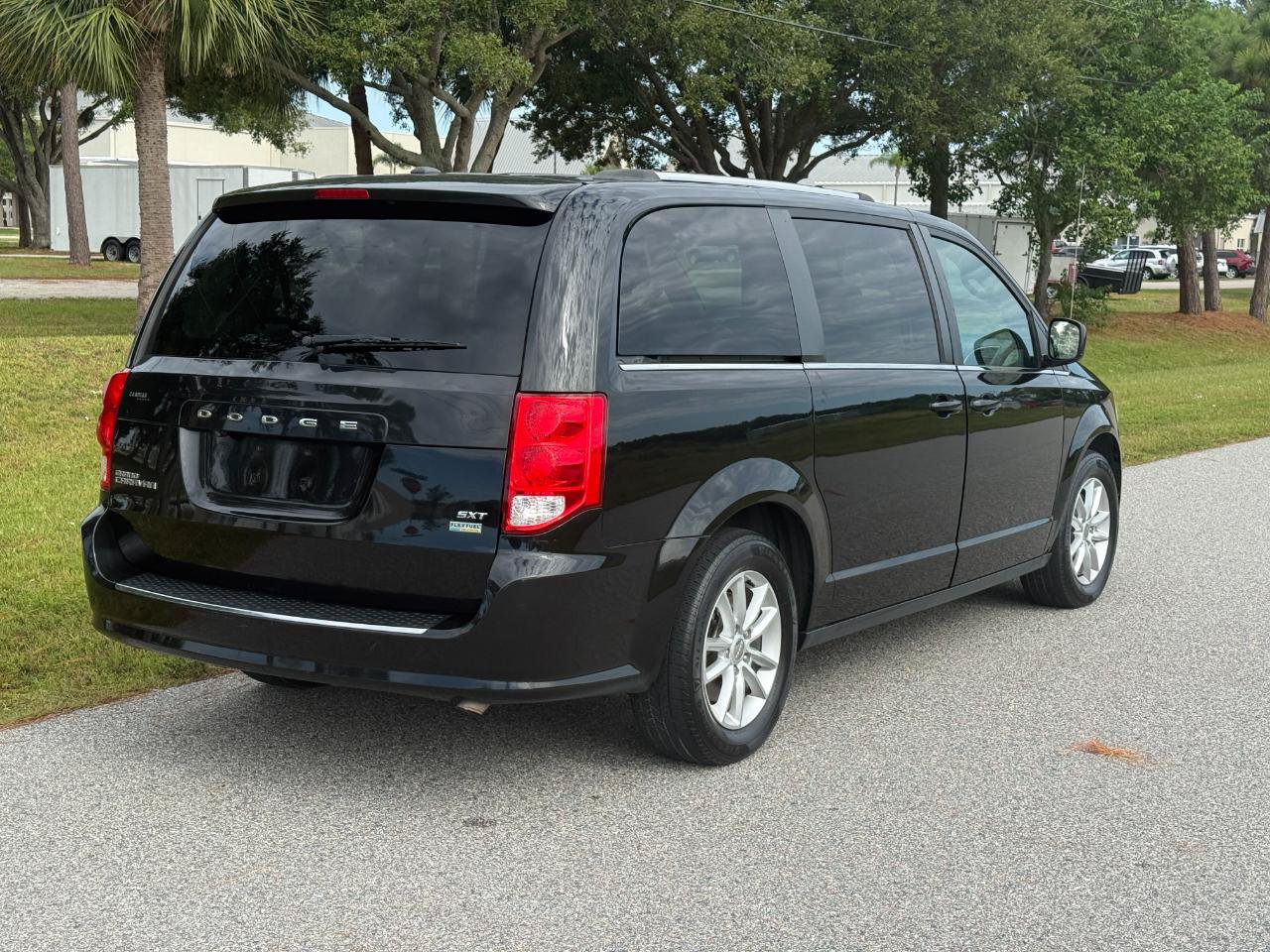 Used 2019 Dodge Grand Caravan SXT FWD image 5