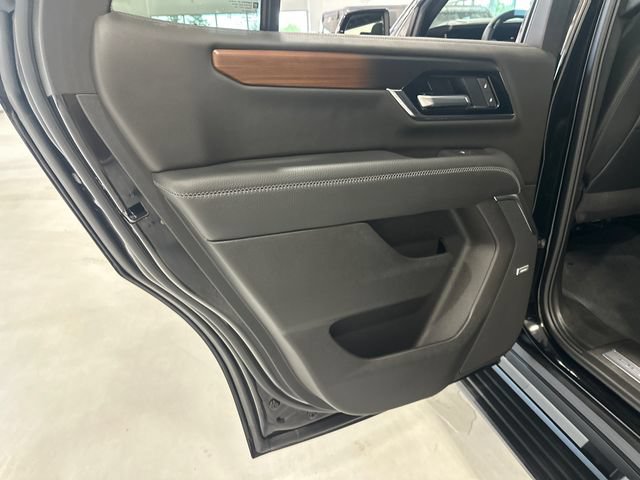 Used 2026 GMC Yukon Denali w/ Denali Reserve Package AWD/4WD image 26