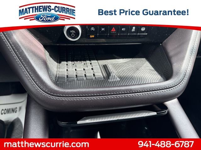 Certified 2025 Ford Explorer Platinum RWD image 21