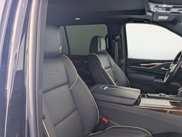 Used 2023 Cadillac Escalade ESV Premium Luxury AWD/4WD image 33