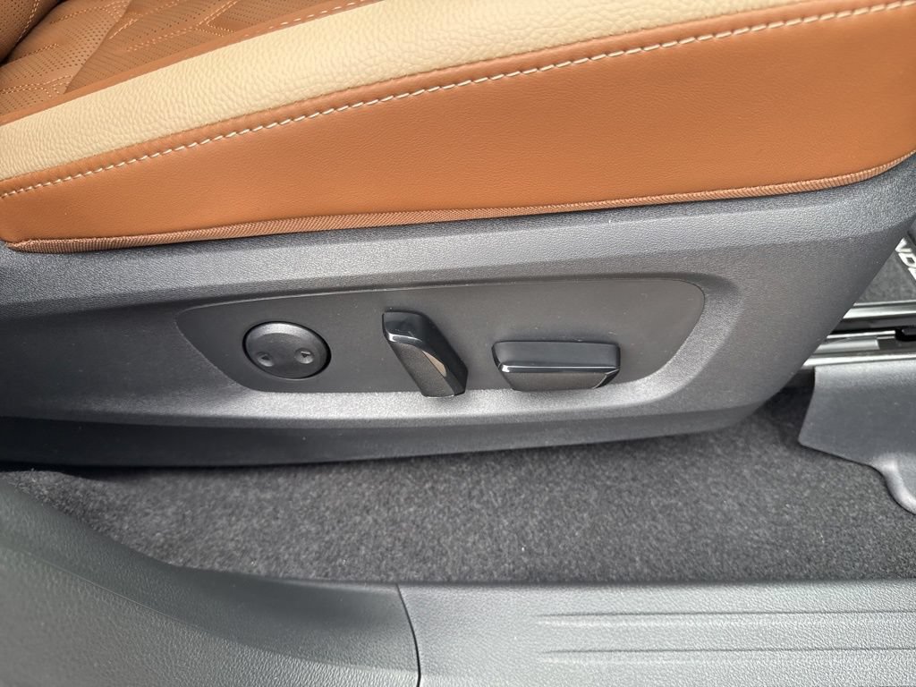 New 2026 Nissan Pathfinder Platinum AWD/4WD image 33