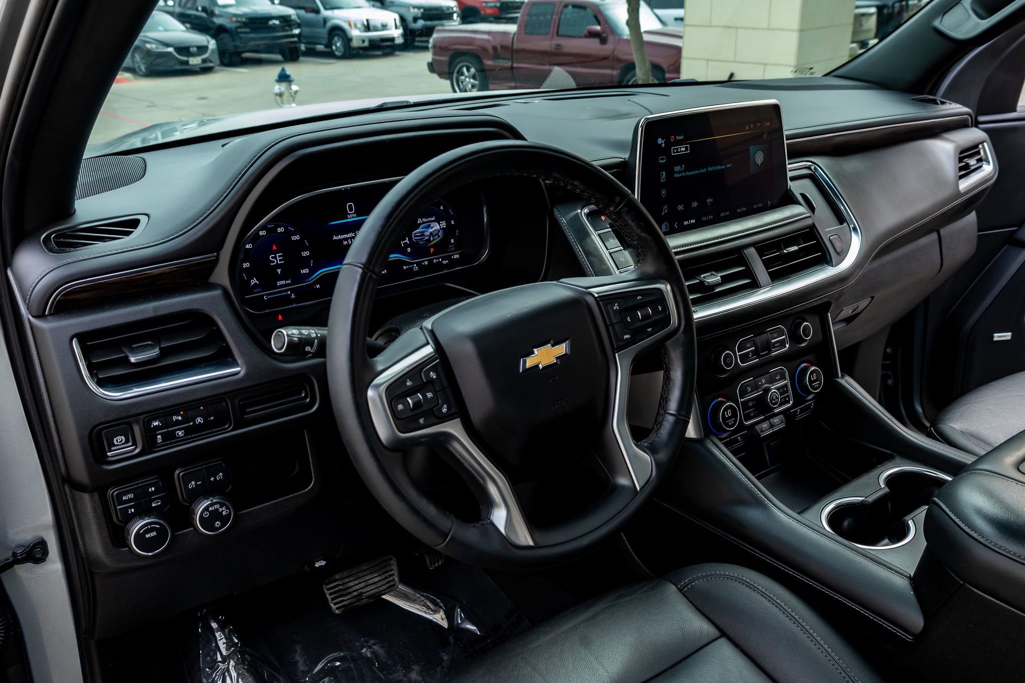 Used 2023 Chevrolet Tahoe LT w/ LT Signature Plus Package image 16