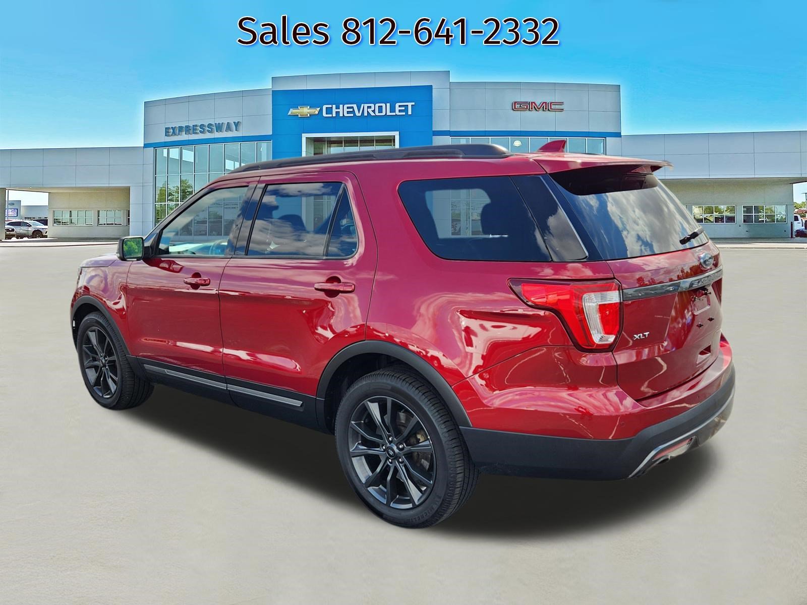 Used 2017 Ford Explorer XLT w/ Equipment Group 202A AWD/4WD image 5