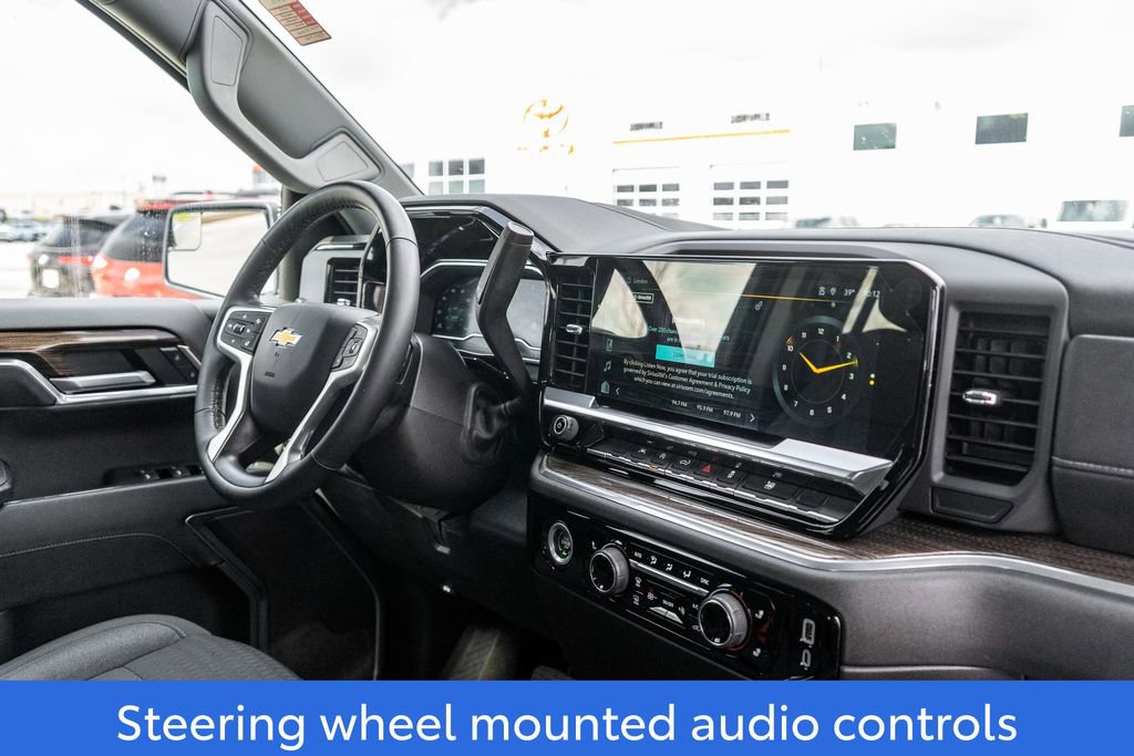 Used 2023 Chevrolet Silverado 1500 LT AWD/4WD image 11