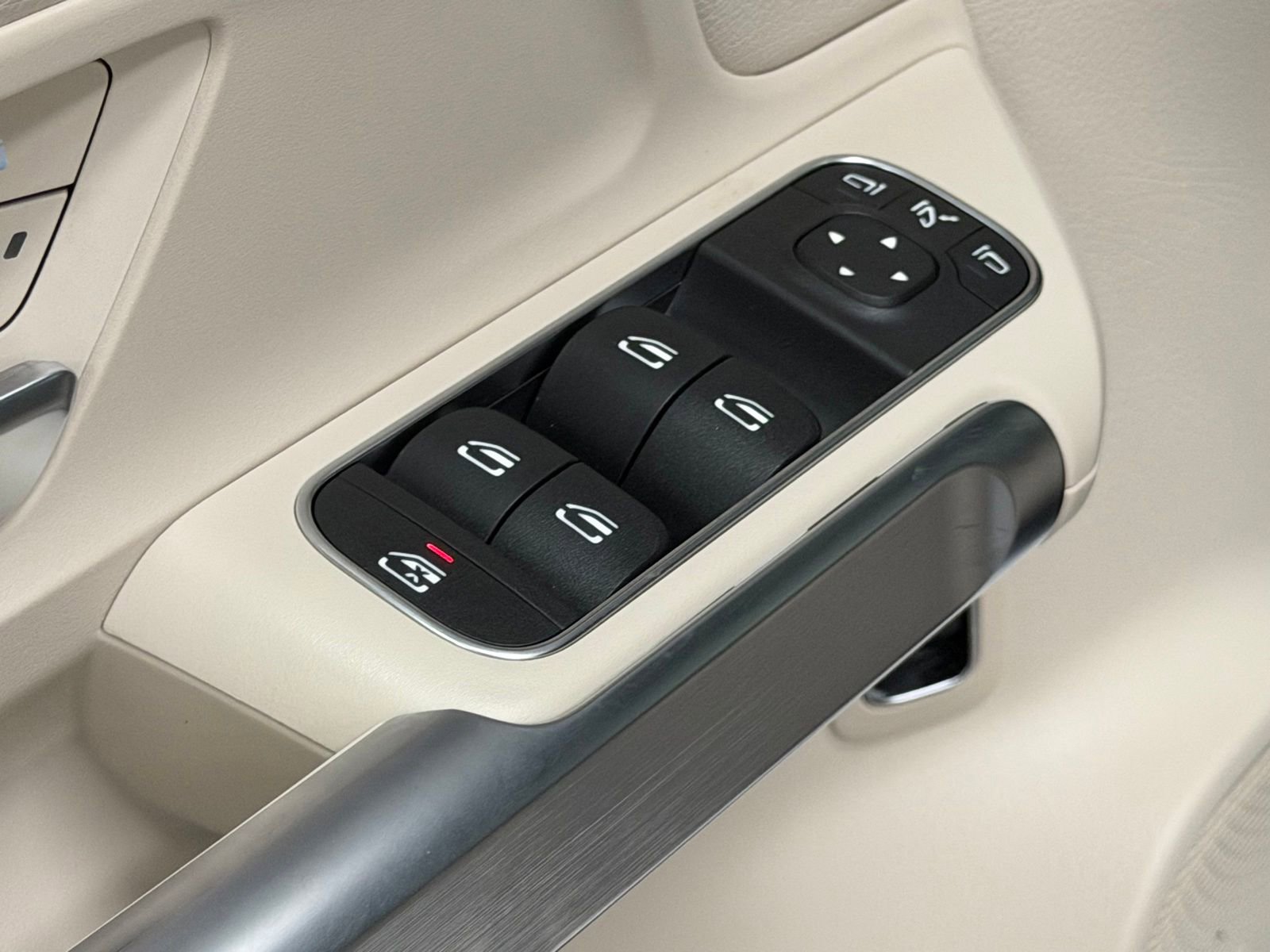 Used 2026 Mercedes-Benz GLB 250 image 21