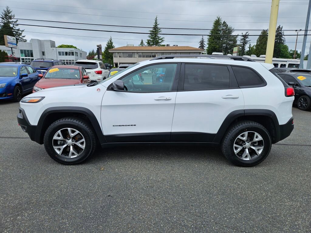 Used 2018 Jeep Cherokee Trailhawk AWD/4WD image 8