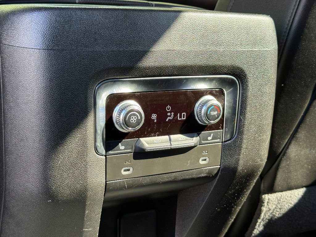 Used 2021 GMC Yukon SLT image 29