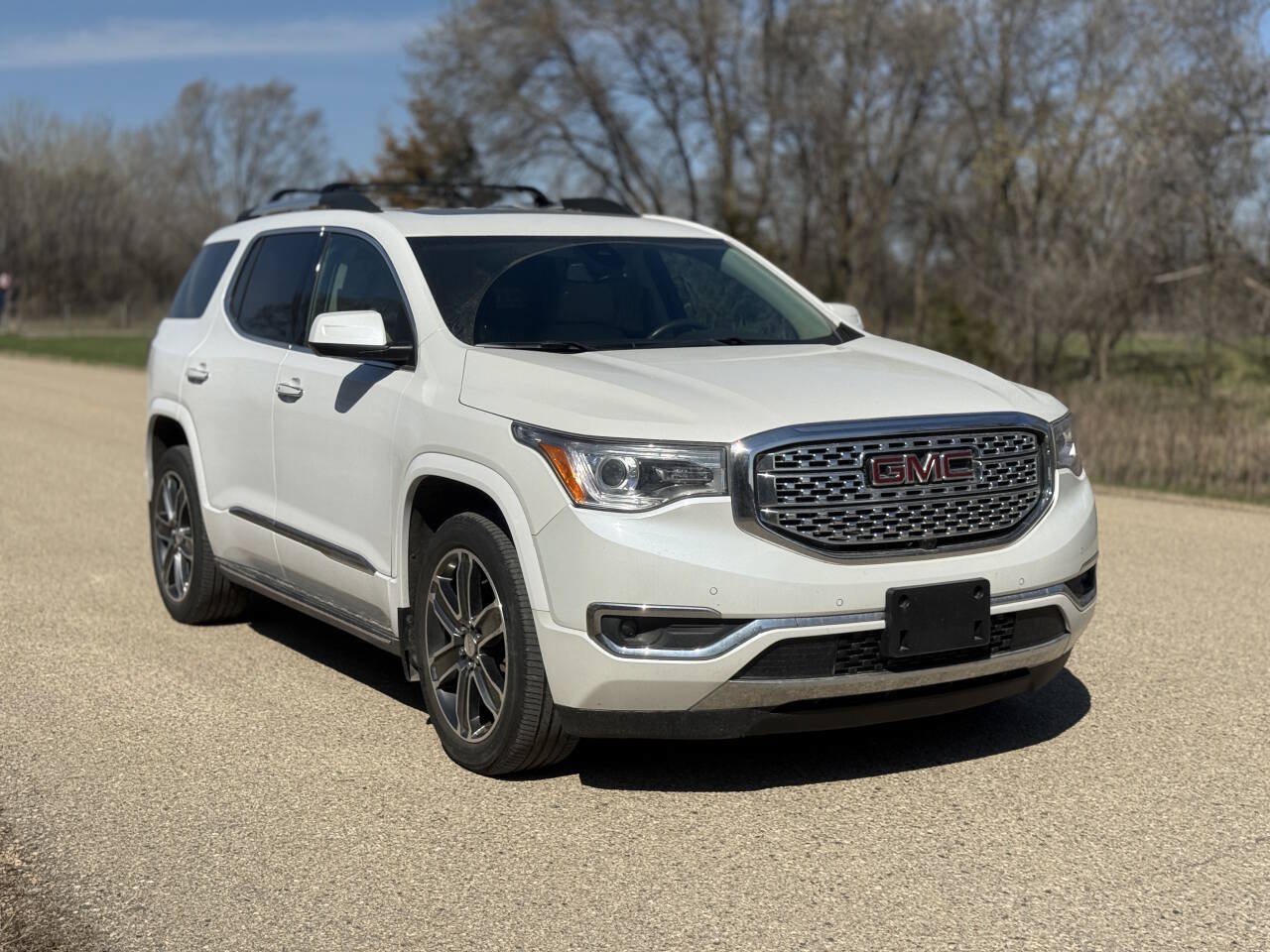 Used 2018 GMC Acadia Denali w/ Technology Package AWD/4WD image 3