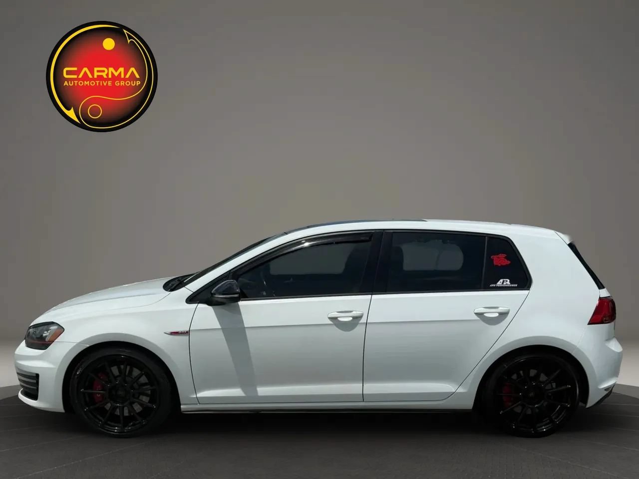 Used 2017 Volkswagen GTI SE FWD image 2