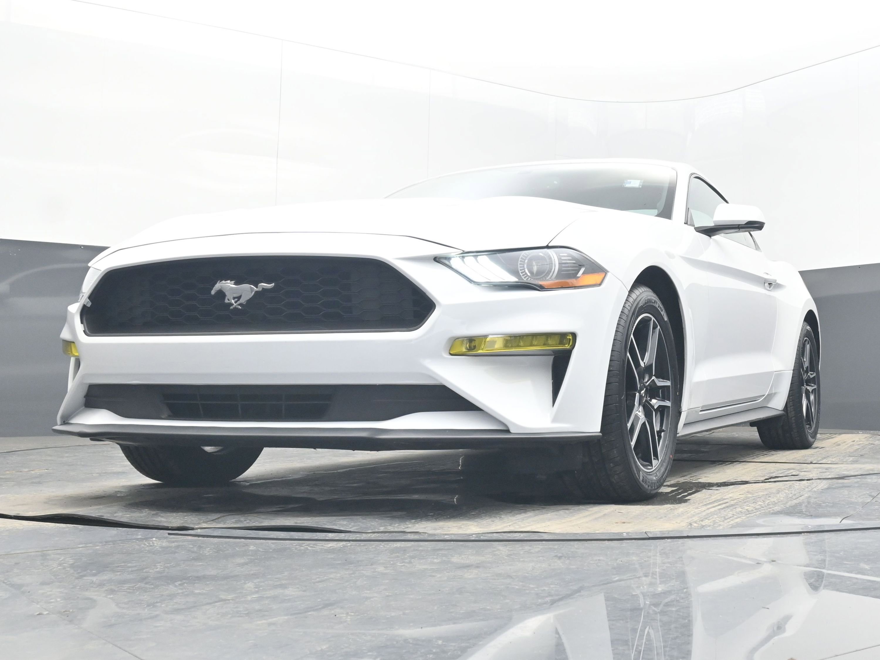 Used 2020 Ford Mustang Premium image 21