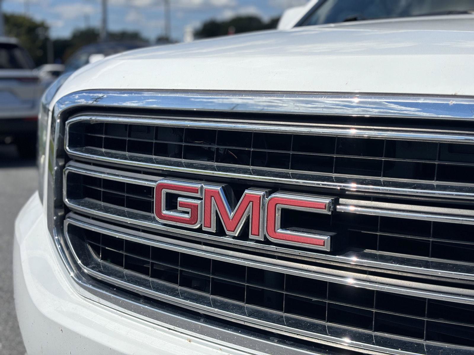 Used 2019 GMC Yukon XL SLT w/ Open Road Package AWD/4WD image 9