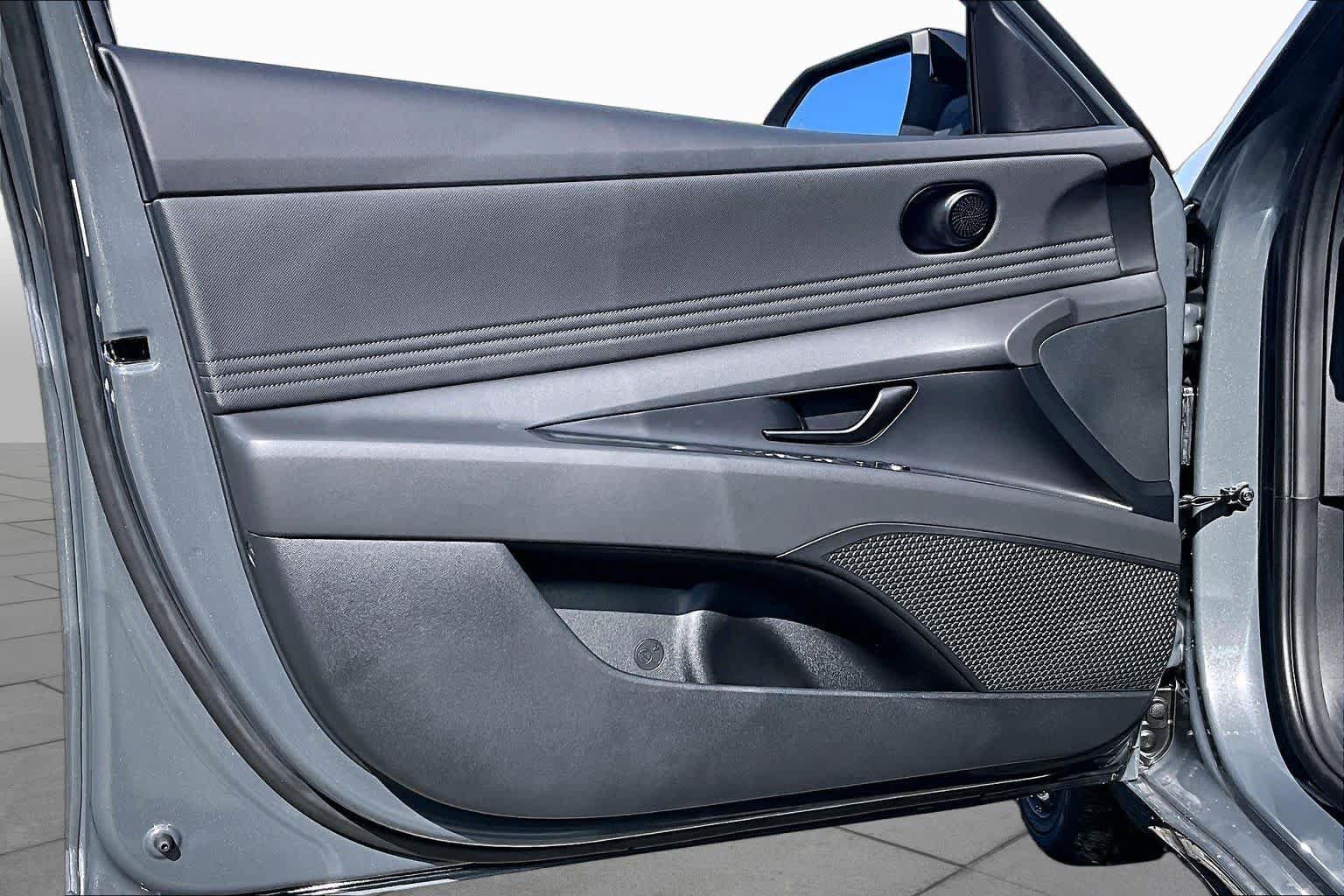 New 2026 Hyundai Elantra SEL Sport FWD image 13