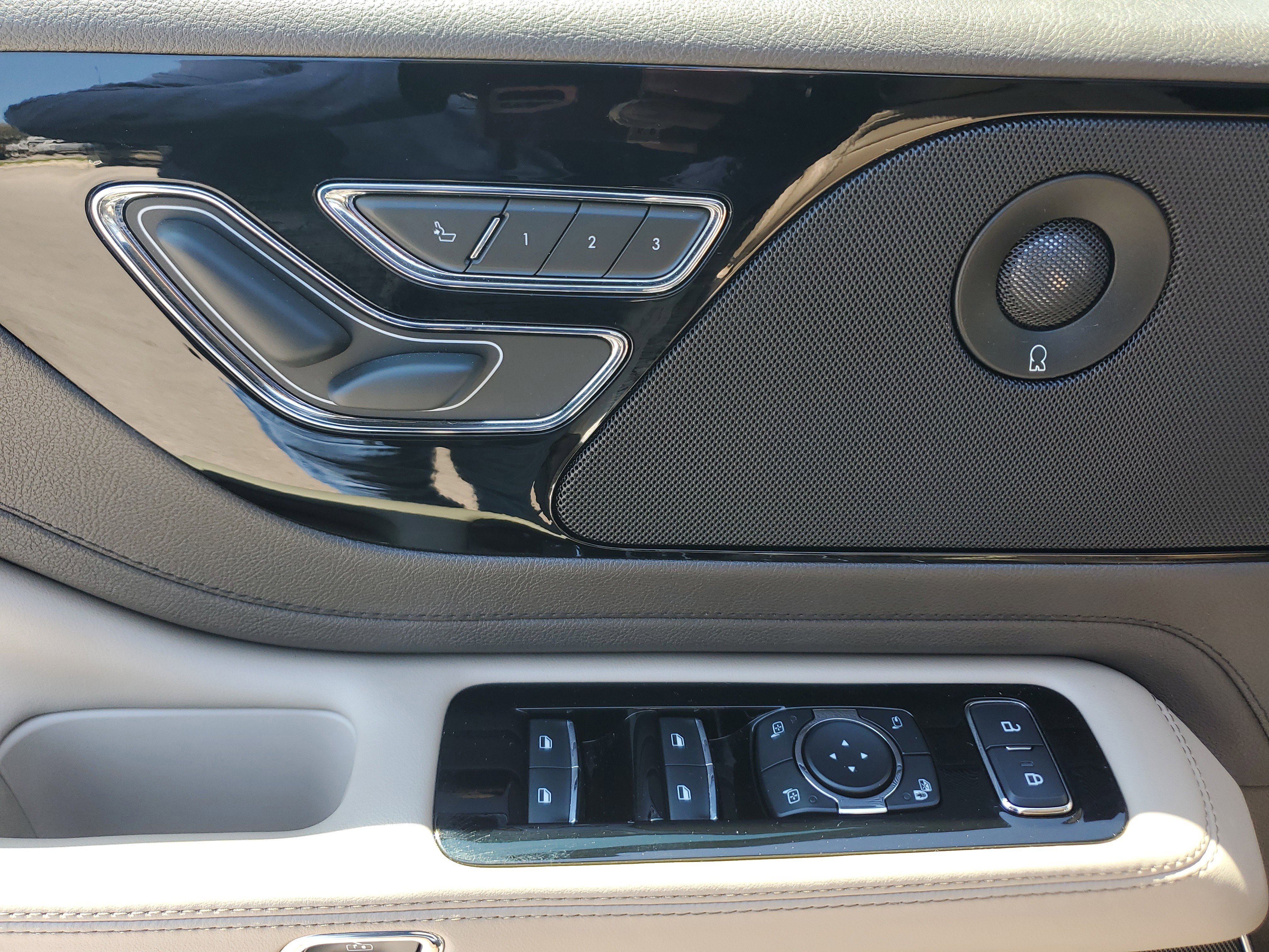 Used 2022 Lincoln Aviator Reserve image 27