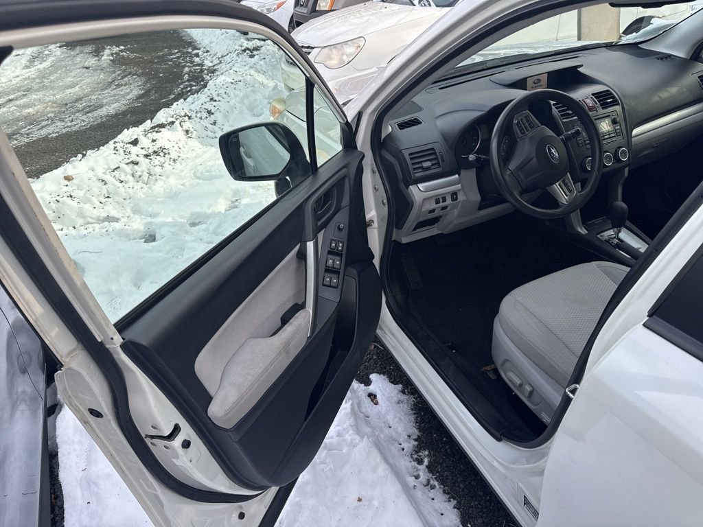 Used 2014 Subaru Forester 2.5i Premium w/ All-Weather Package image 8