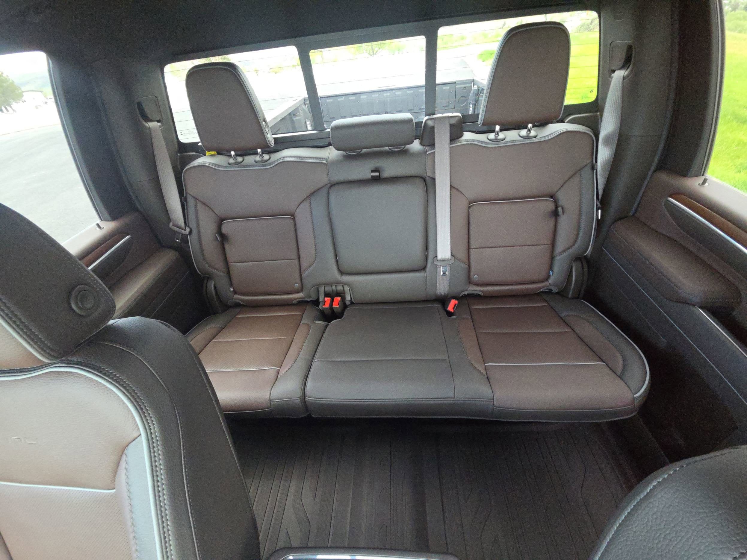 New 2025 GMC Sierra 2500 Denali w/ Denali Reserve Package AWD/4WD image 25