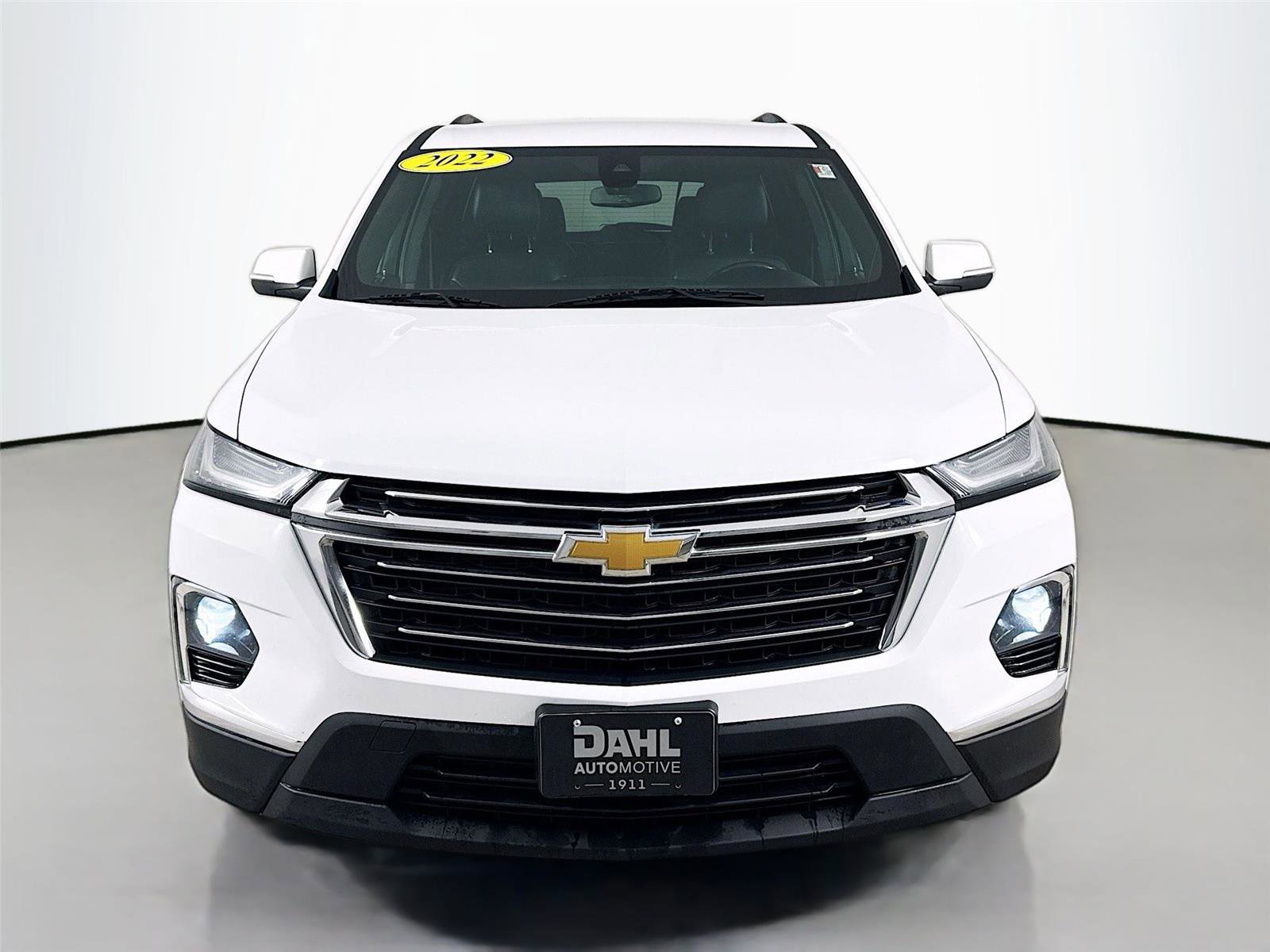 Used 2022 Chevrolet Traverse LT image 2