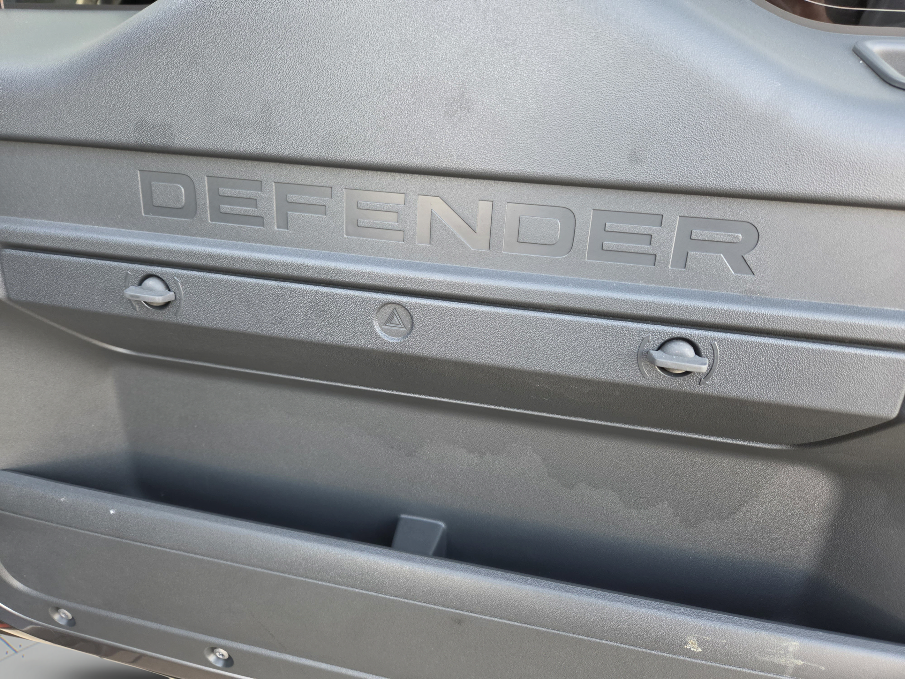Certified 2023 Land Rover Defender 130 X-Dynamic SE AWD/4WD image 34