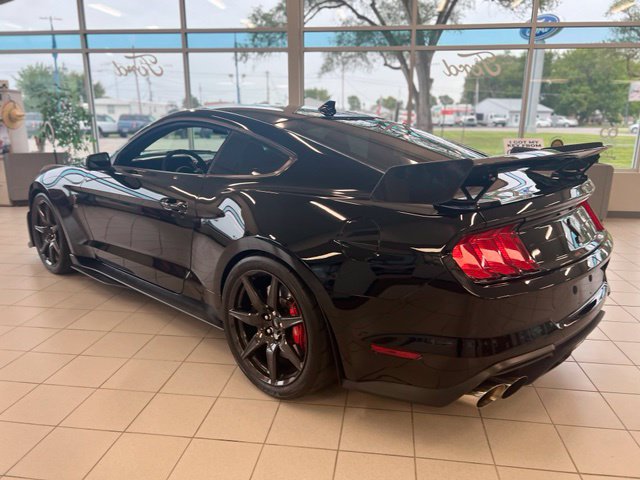 Used 2021 Ford Mustang Shelby GT500 w/ Carbon Fibre Track Pack RWD image 5