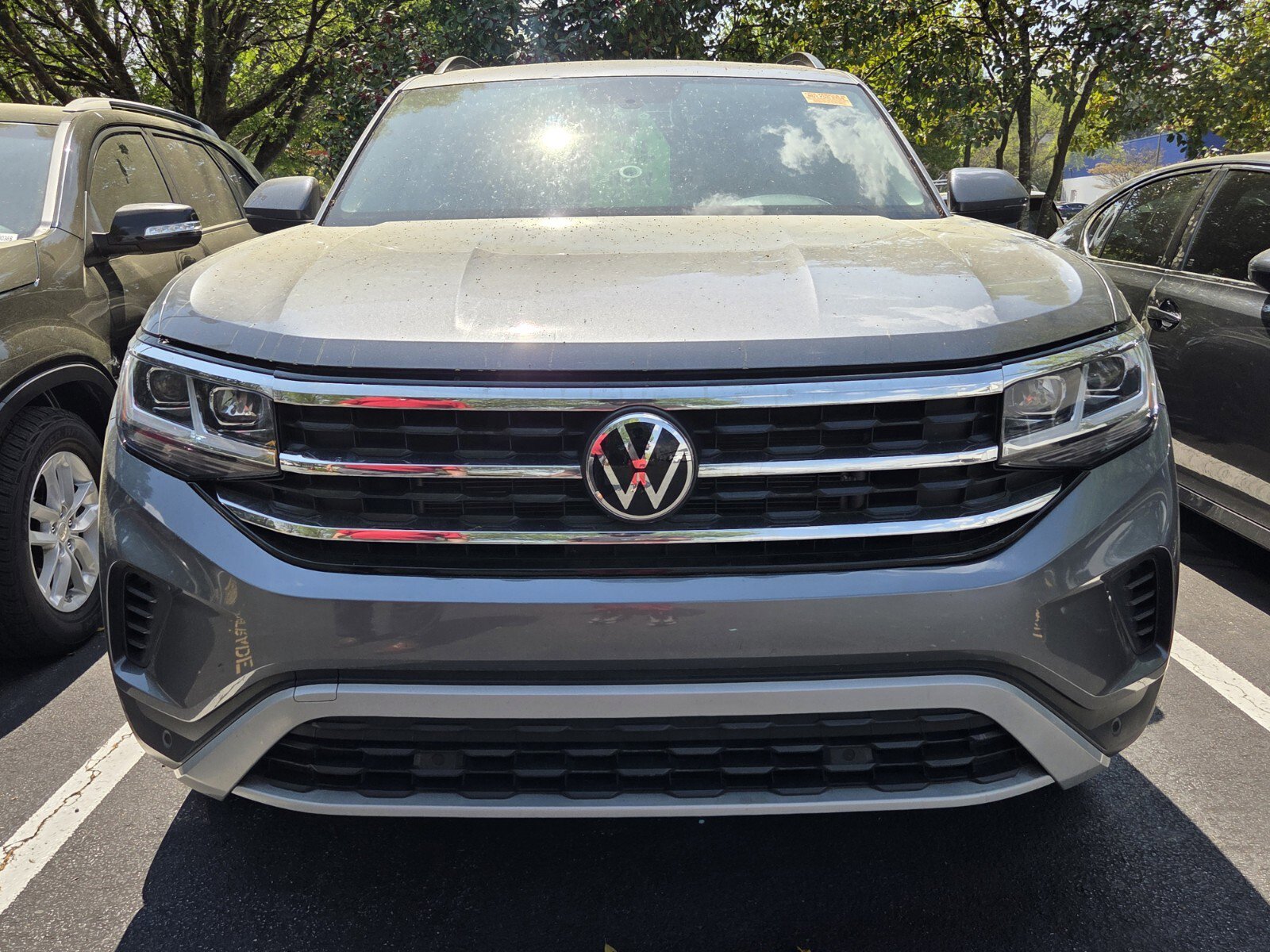 Used 2022 Volkswagen Atlas SE w/ Panoramic Sunroof Package image 2
