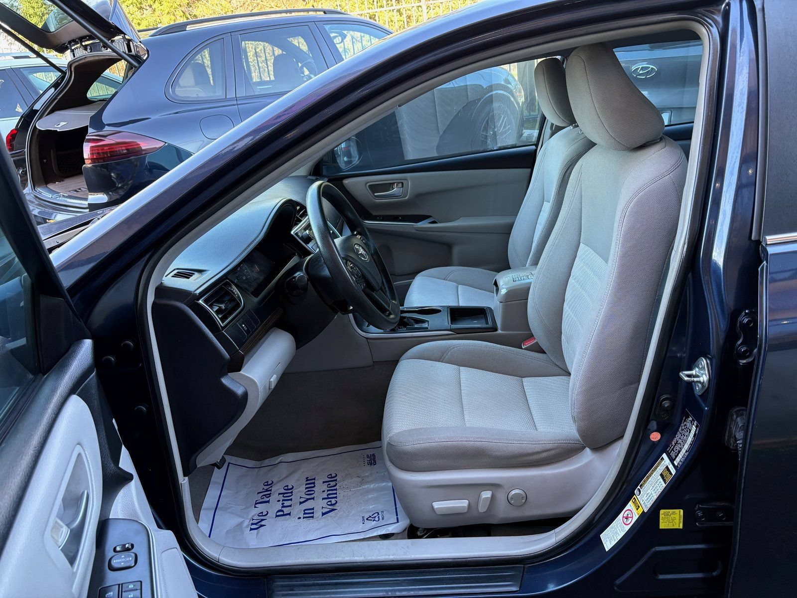 Used 2015 Toyota Camry LE FWD image 9