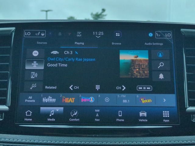 New 2027 Chrysler Pacifica Limited FWD image 18
