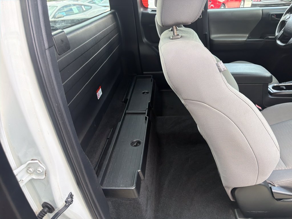 Used 2017 Toyota Tacoma SR RWD image 28