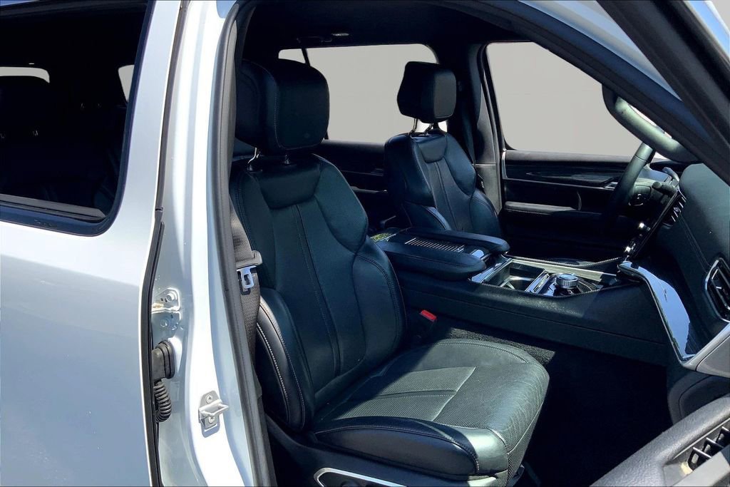Used 2022 Jeep Wagoneer Series II AWD/4WD image 20