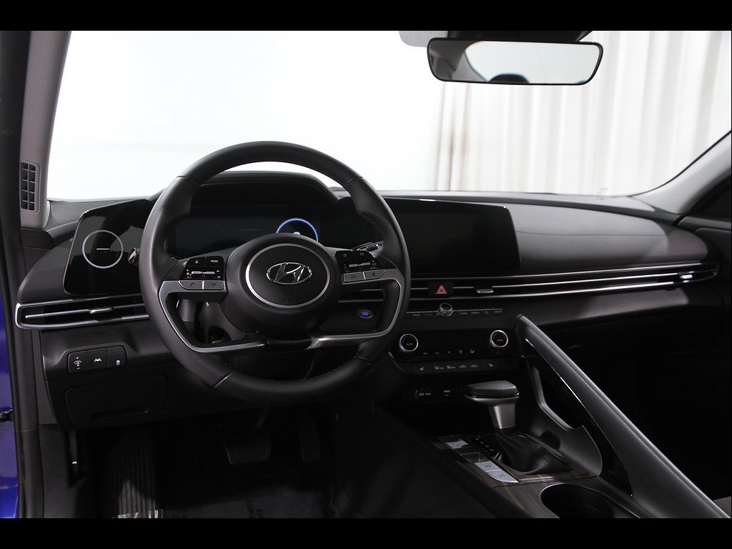 Certified 2023 Hyundai Elantra SEL w/ Convenience Package FWD image 6