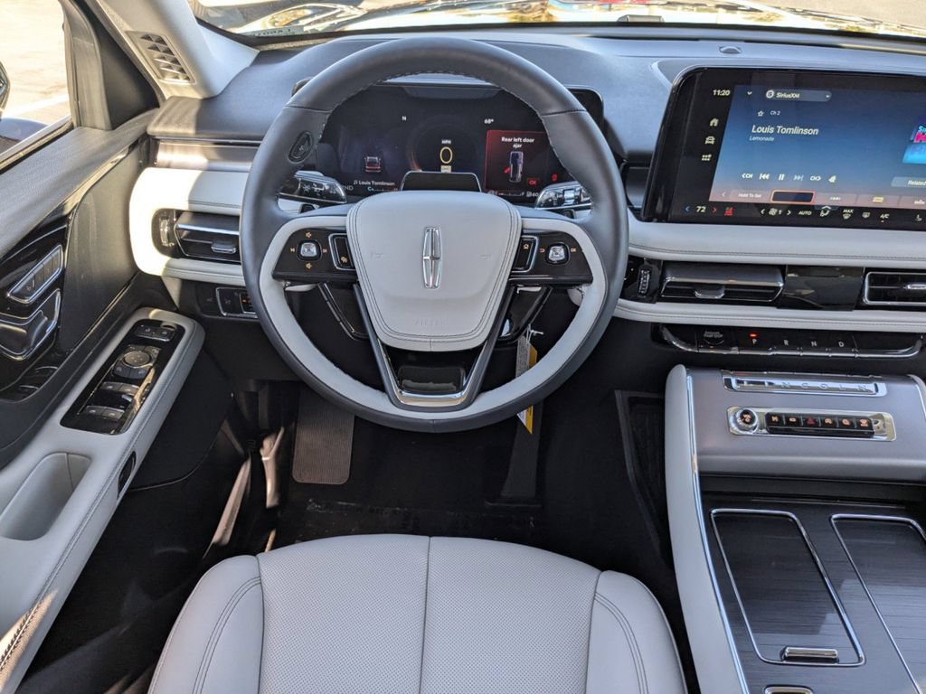 New 2026 Lincoln Aviator 2WD image 17