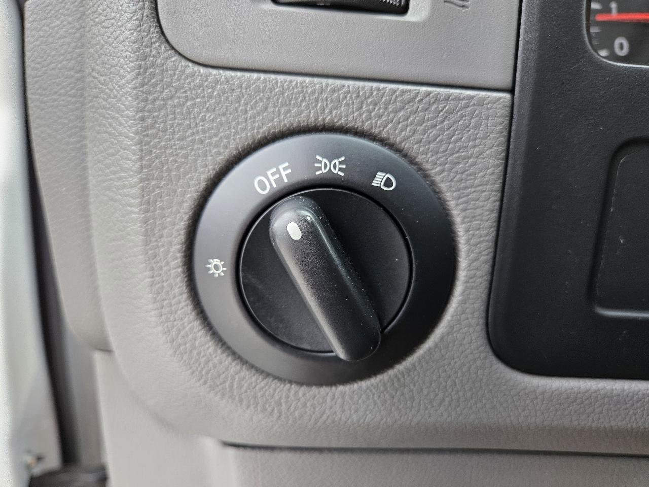 Used 2019 Nissan NV 2500 SV RWD image 41