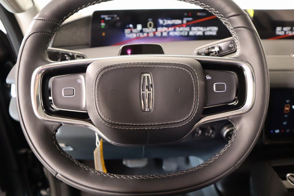 New 2025 Lincoln Navigator Reserve image 3