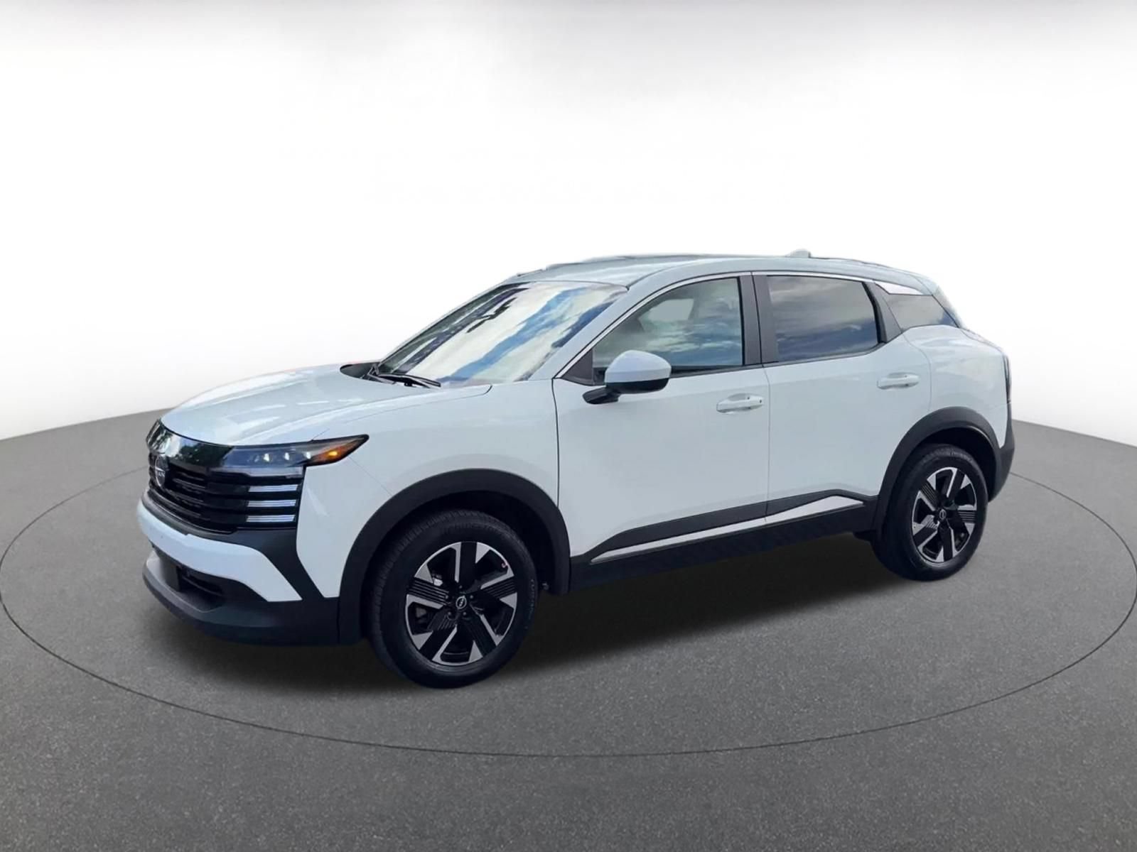 Used 2025 Nissan Kicks SV AWD/4WD image 7