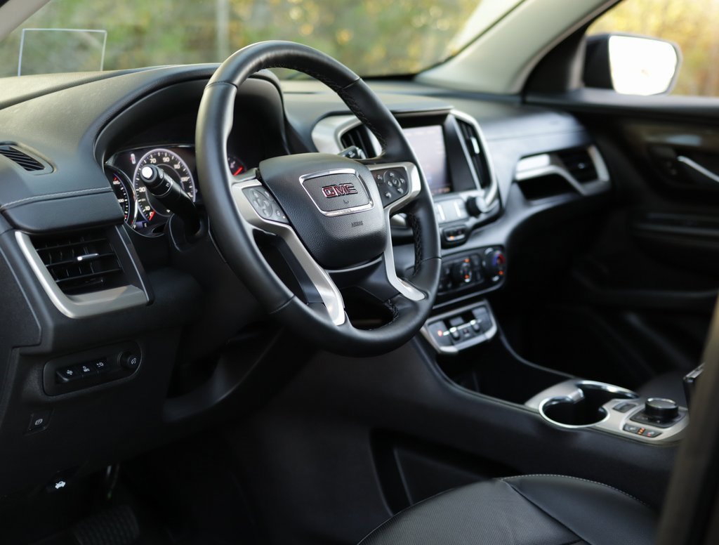Used 2023 GMC Terrain Denali image 9