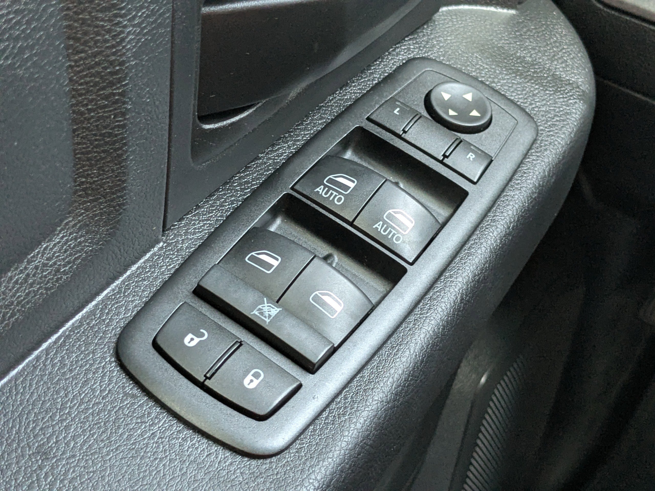 Certified 2017 RAM 1500 Express AWD/4WD image 21