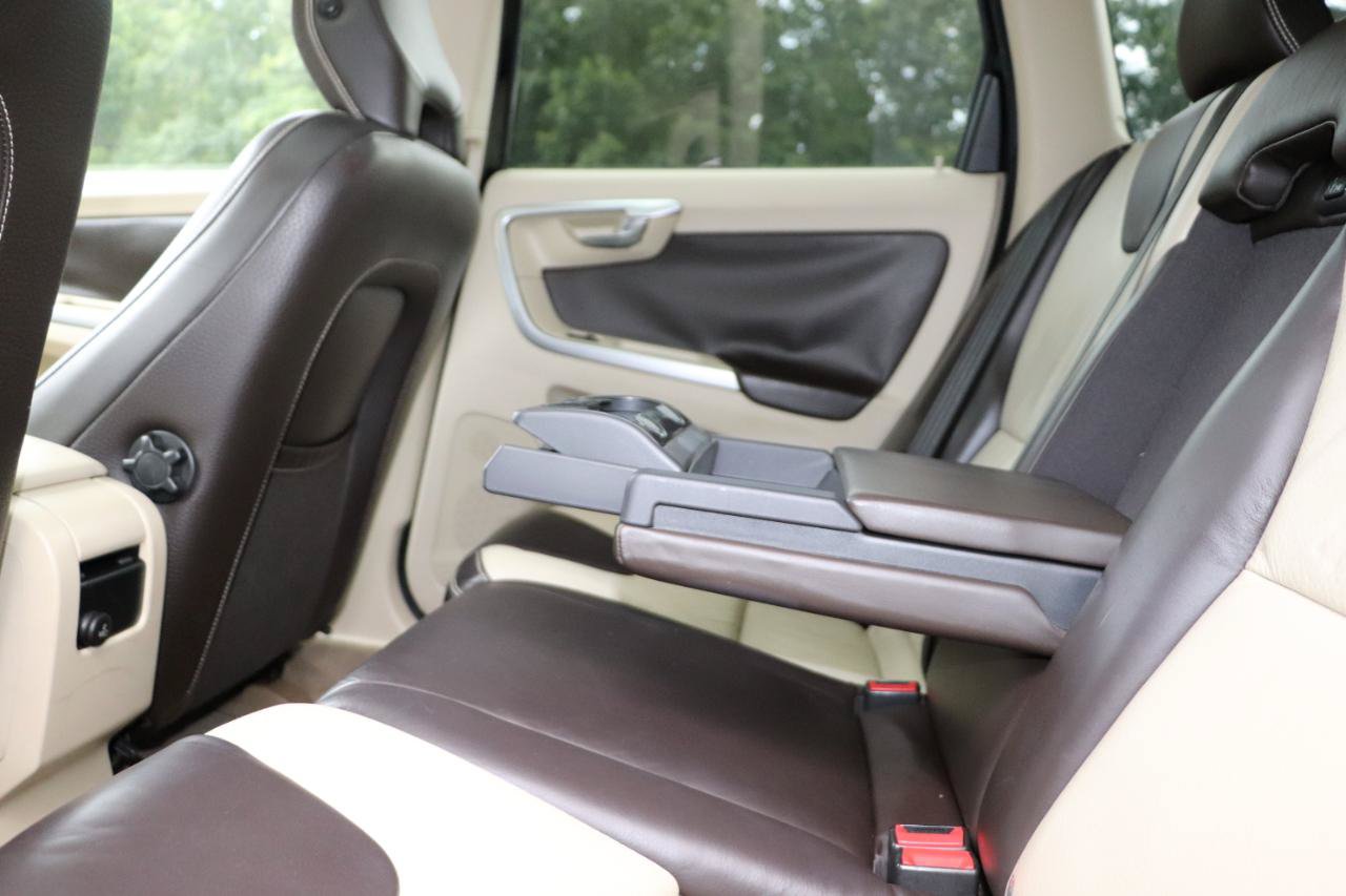 Used 2010 Volvo XC60 T6 AWD/4WD image 22